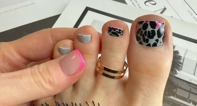 nails-444